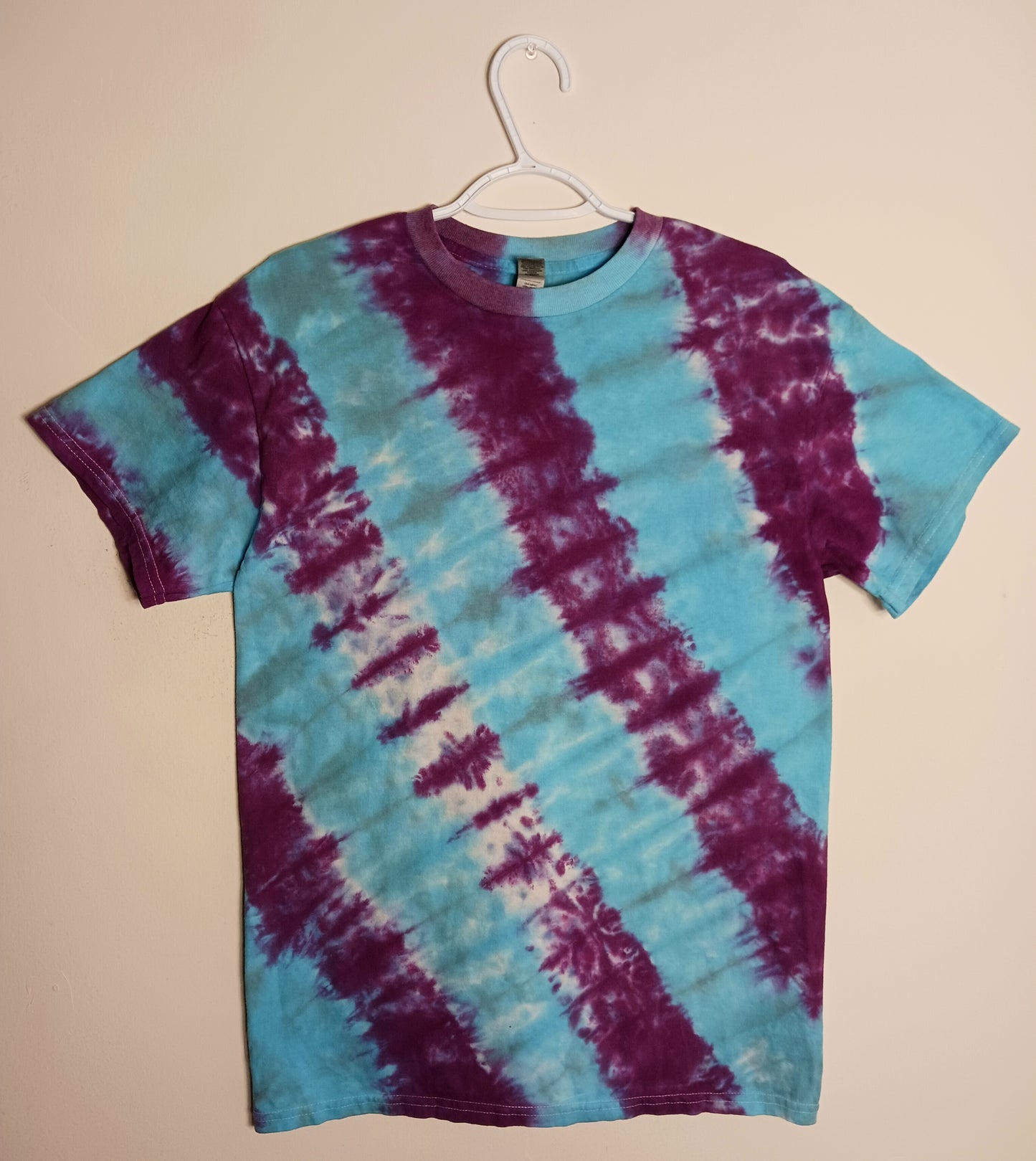 Blue/Purple Medium Men's Cut Tie Dye Shirt